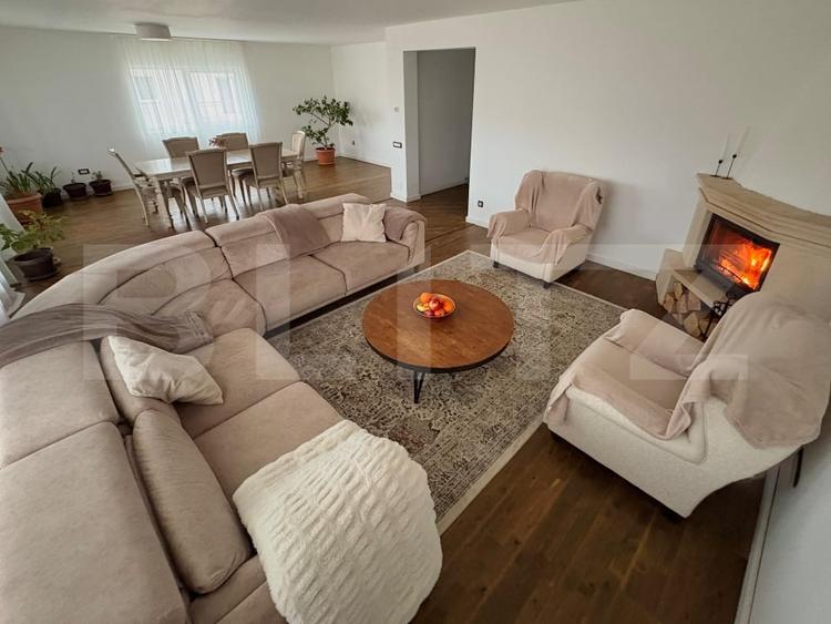 Apartament cu 4 camere semidecomandat, mobilat în Florești