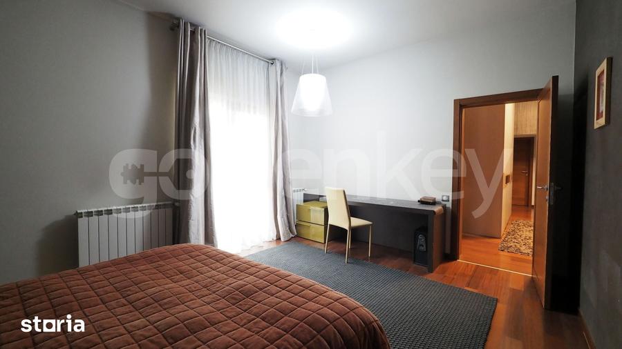 Casă cu 5 camere cu Teren 750 Mp în Central