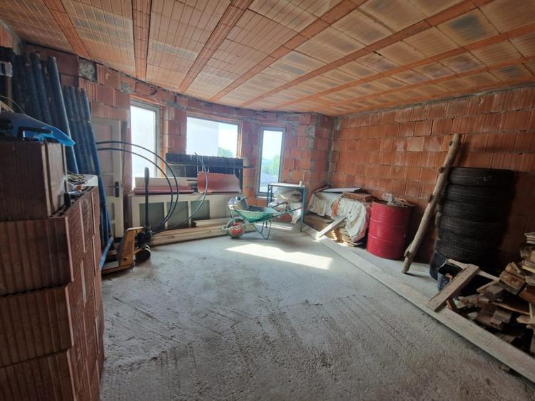 Casă cu 5 camere cu Teren 500 Mp în Șura Mare