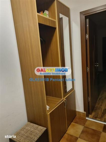 Apartament cu 3 camere semidecomandat, mobilat în Titan