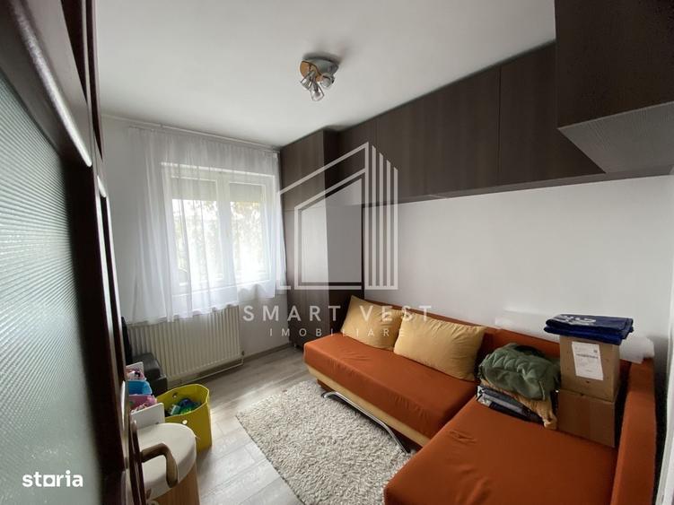 Apartament cu 3 camere semidecomandat în Micro 14