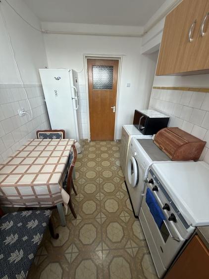 Apartament cu 2 camere semidecomandat în Războieni