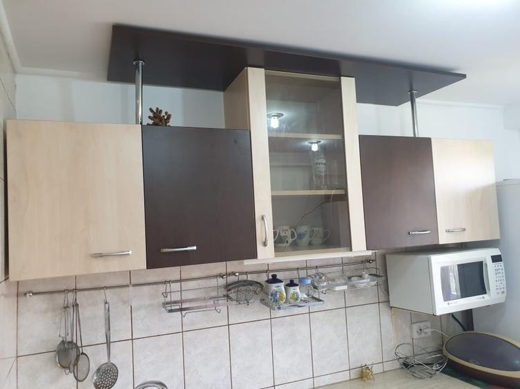 Apartament cu 3 camere decomandat, mobilat în Central