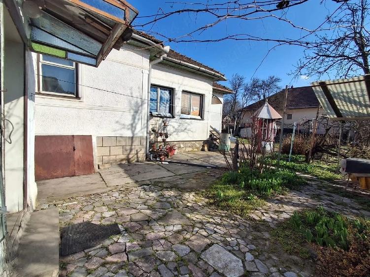 Casă cu Teren 868 Mp în Central