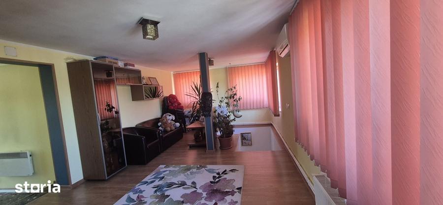 Casă cu 4 camere cu Teren 200 Mp în Valu lui Traian
