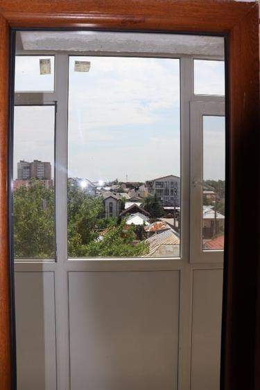 Apartament cu 3 camere semidecomandat în Micro 5