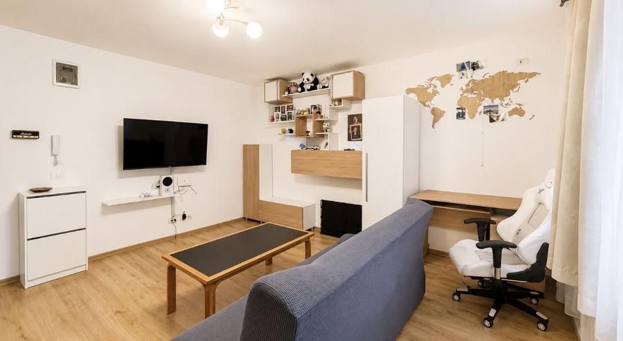 Apartament cu 2 camere decomandat în Girocului
