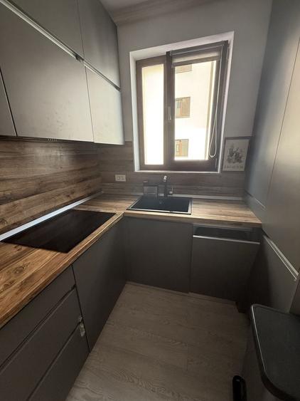 Apartament cu 3 camere decomandat în Satu Nou