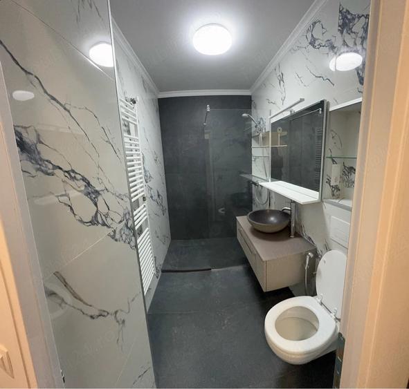 Apartament cu 3 camere decomandat în Exterior Vest