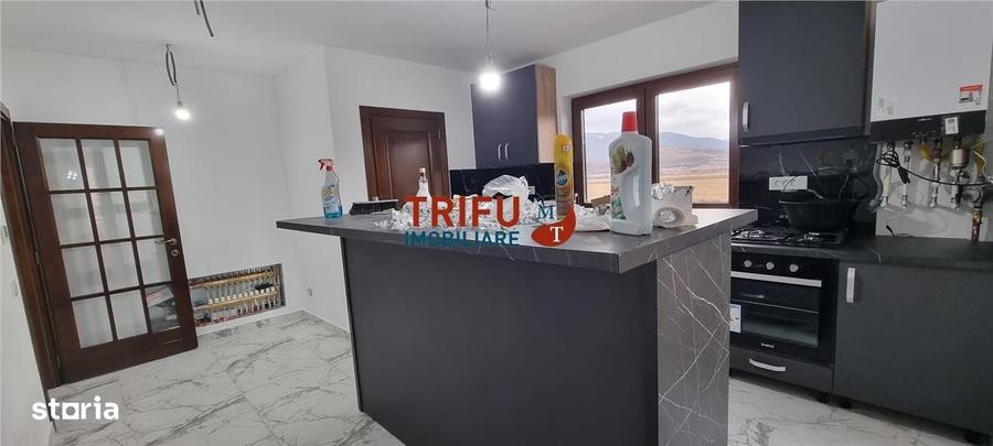 Casă cu 4 camere în Șard