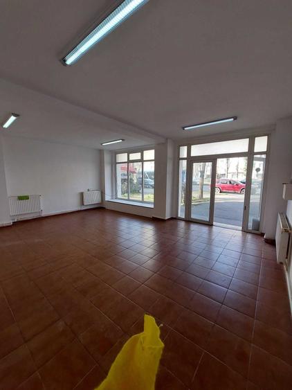 Spațiu comercial, de 80 mp, în Exterior Vest