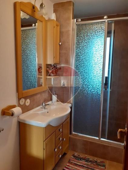 Casă individuală cu 5 camere cu Teren 1112 Mp în Satulung