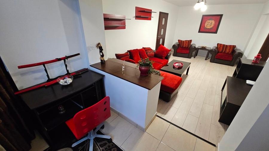 Apartament cu 2 camere semidecomandat, mobilat în Decebal