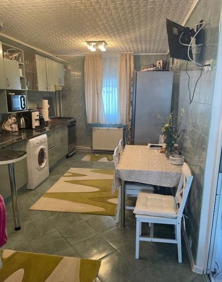 Apartament cu 4 camere decomandat, mobilat în Gorjului