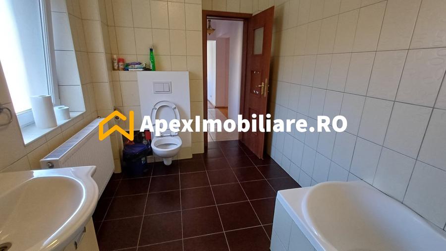 Apartament cu 4 camere decomandat în Unirii