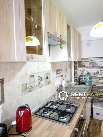Apartament cu 3 camere semidecomandat în Piața Unirii