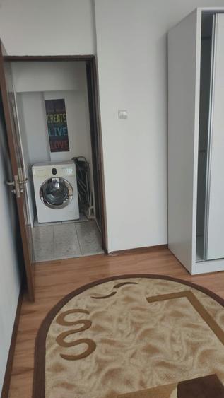 Apartament cu 3 camere în Tei
