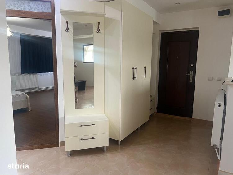 Apartament cu 3 camere decomandat în Micro 3