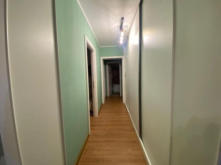 Apartament cu 4 camere nedecomandat în Bucureștii Noi
