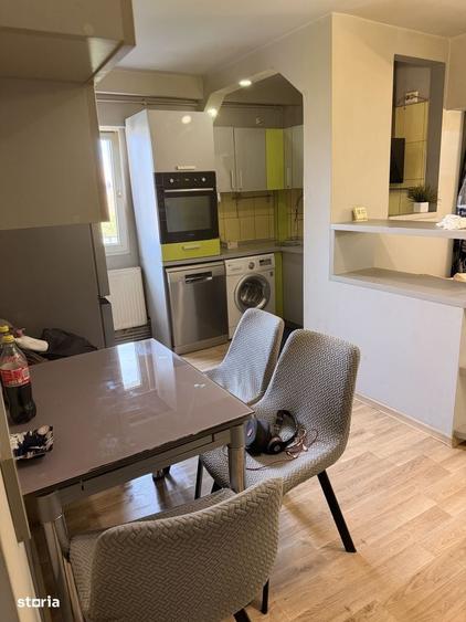 Apartament cu 3 camere în Tineretului
