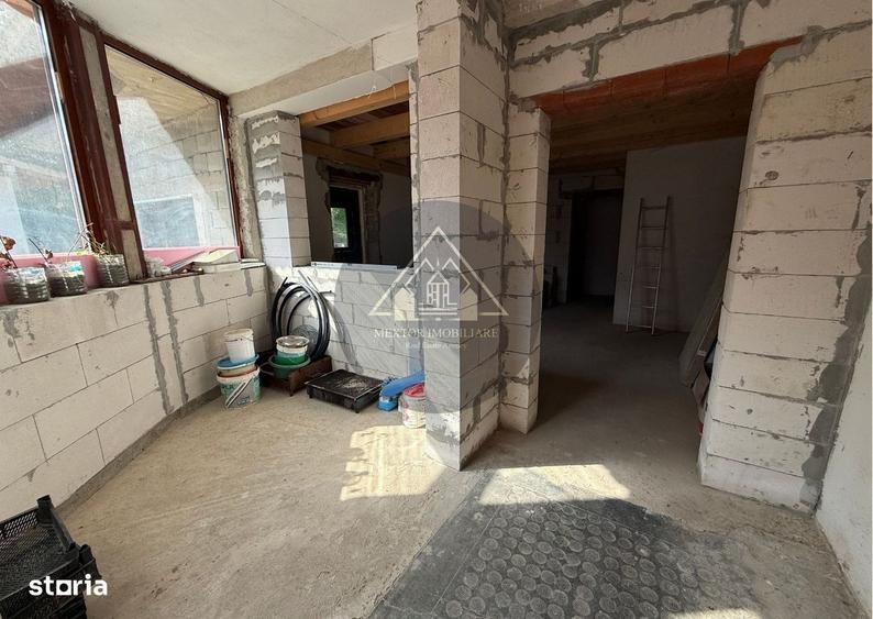 Casă cu 4 camere cu Teren 2500 Mp în Ațel