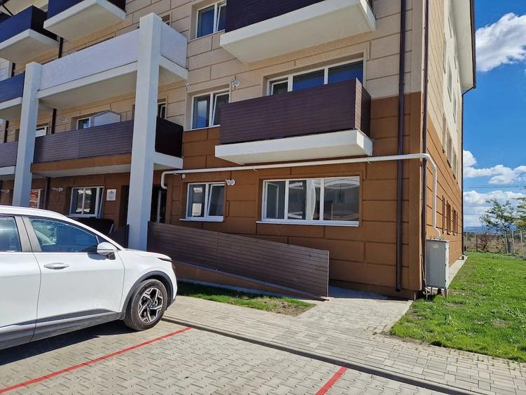 Apartament cu 2 camere decomandat în Sânpetru