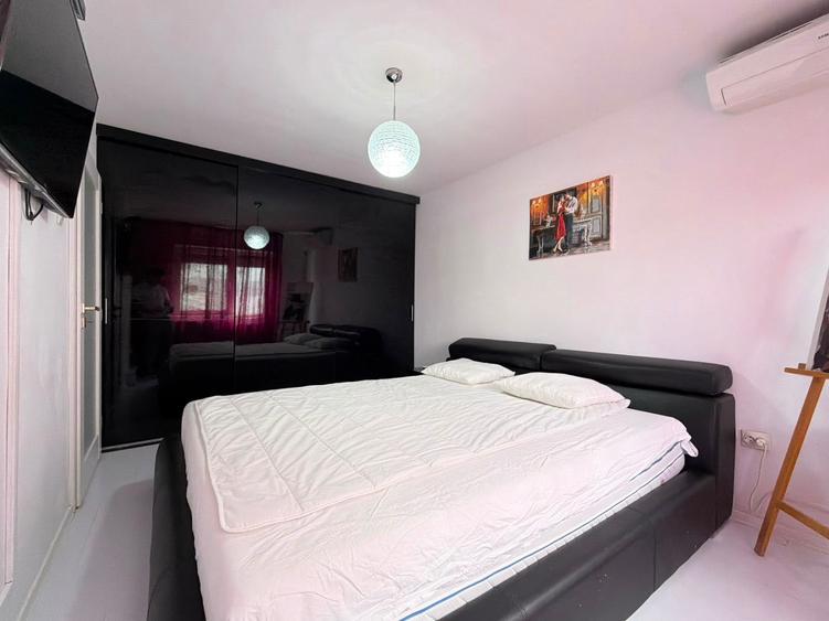 Apartament cu 3 camere decomandat în Girocului