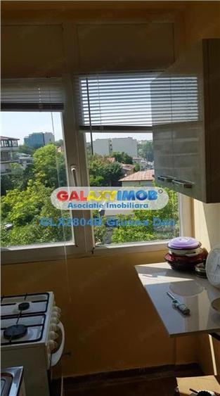 Garsonieră decomandată, mobilată în Moșilor
