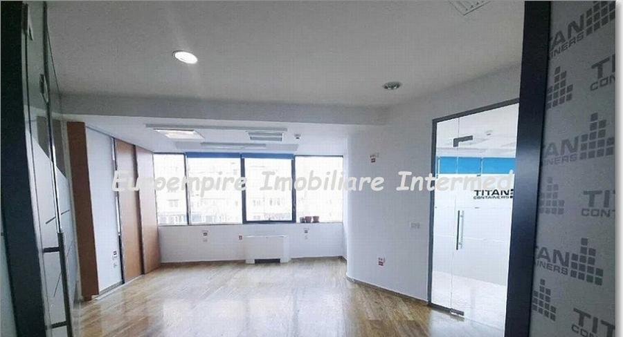 De inchiriat spatiu comercial zona GARA - 3