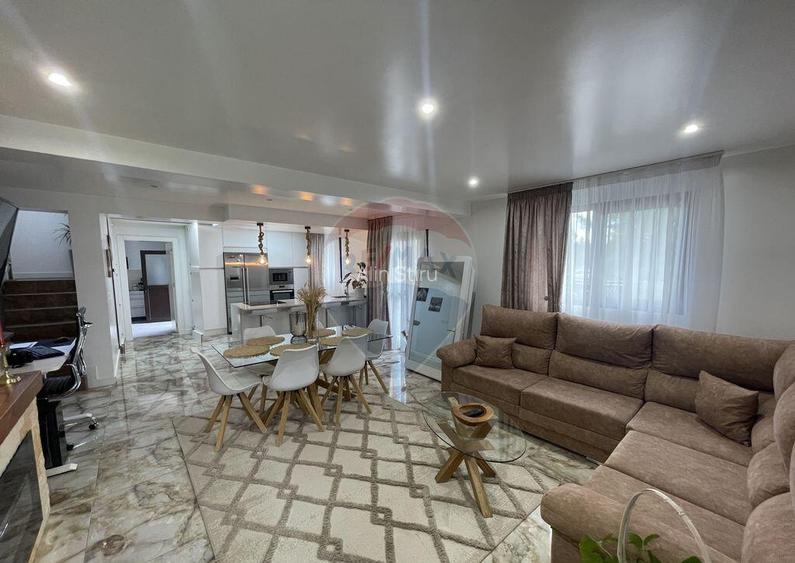 Casa / Vila cu 5 camere de vanzare