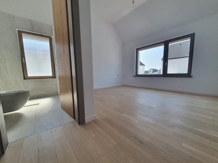 Monarch Soleil - finisaje de lux: parchet,usi, tamplarie lemn natural - 10