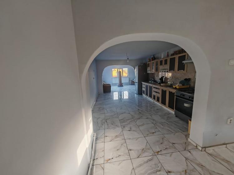 Constructie S+P+1E+M si teren 2000 mp, I.L. Caragiale, Dambovita - 7