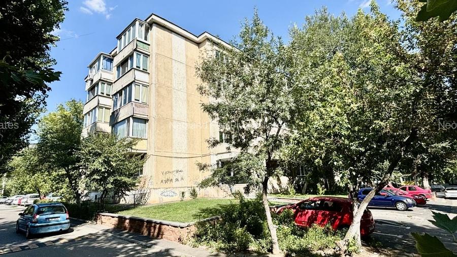 Apartament 4 camere decomandat