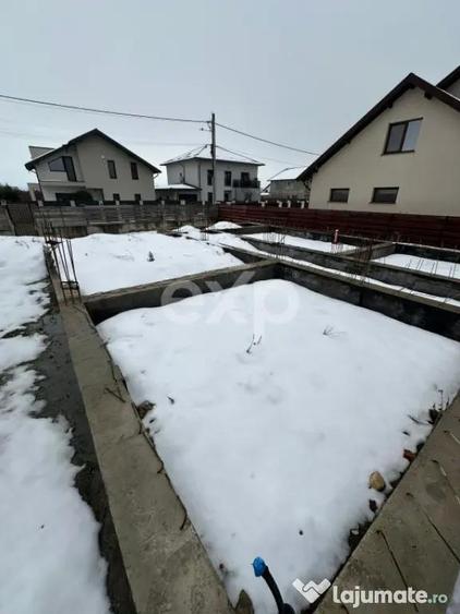 Teren 445 cu fundatie de casa mare + o Casuta locuibila mode - 9