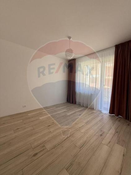 Apartament cu 3 camere de vanzare - bloc nou BURDUJENI - 4