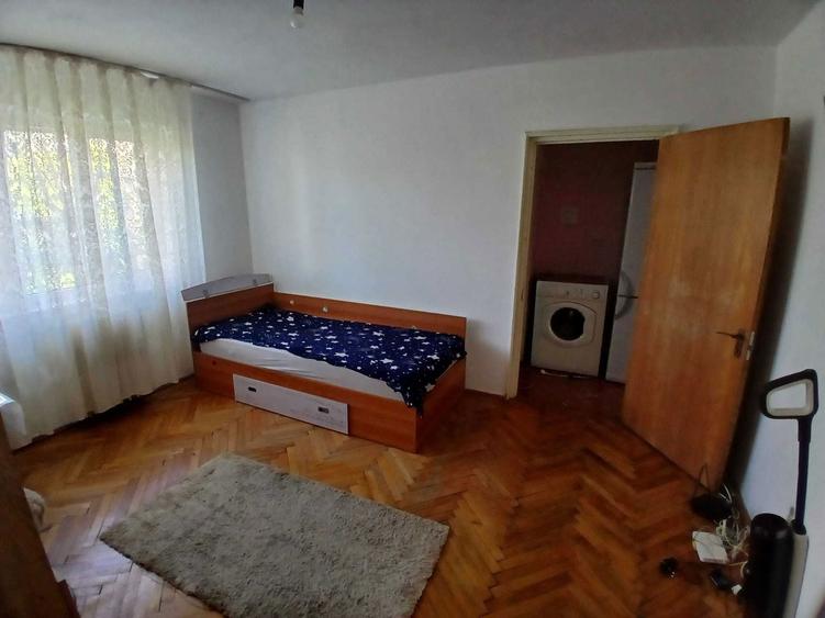 Inchiriez apartament 2 camere Trivale Pitesti - 1
