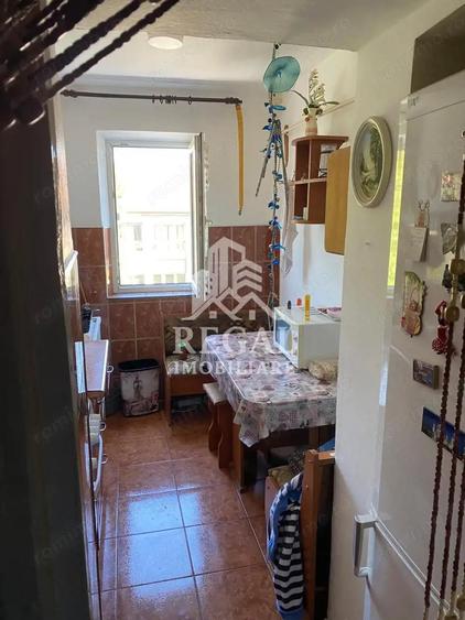 Apartament cu 2 camere semidecomandat Zona Micro 5/2 - 10