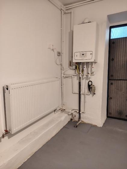 Casă individuală cu 5 camere cu Canalizare în Sud-Est
