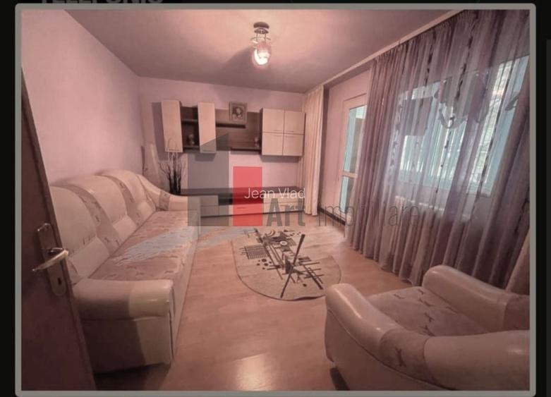 Apartament cu 4 camere decomandat în Titan