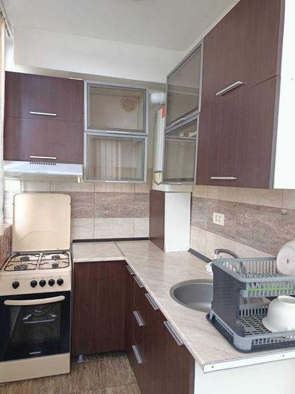 Apartament cu 2 camere decomandat în Roșu