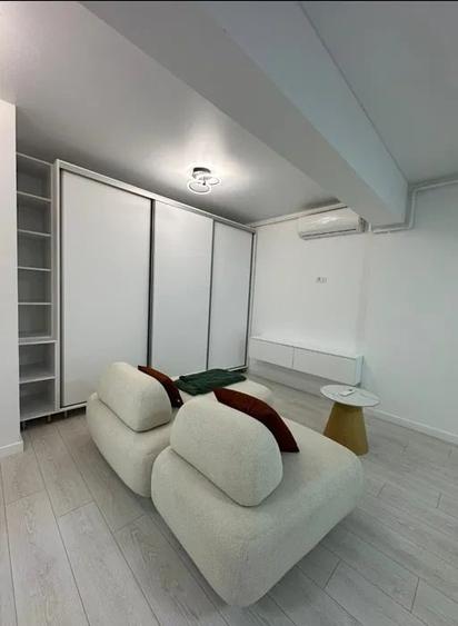 Inchiriere Super Studio Prima Inchiriere Aproape de Metrou Acces Magistrala M2 - 1