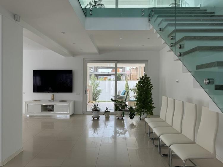 Vând vilă de lux S+P+et1 - 8