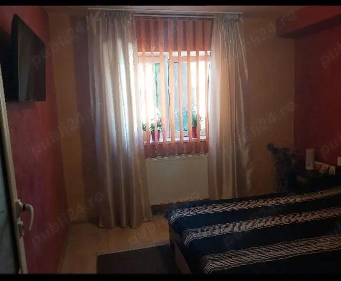 vand apartament 3 camere zona vale Pa?cani - 3