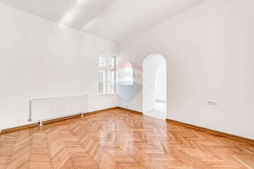 Apartament cu 2 camere de vanzare in zona Teatrului de Stat - 12