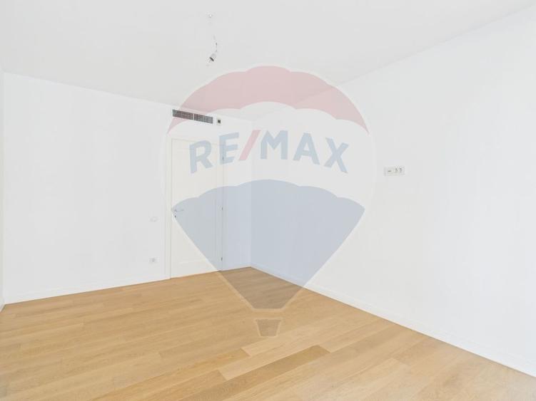Apartament cu 3 camere decomandat în Nord