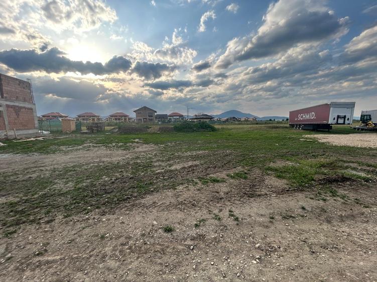 Teren de vânzare în Cristian, Brașov – 636 mp | PUZ aprobat | Vedere panoramică - 6