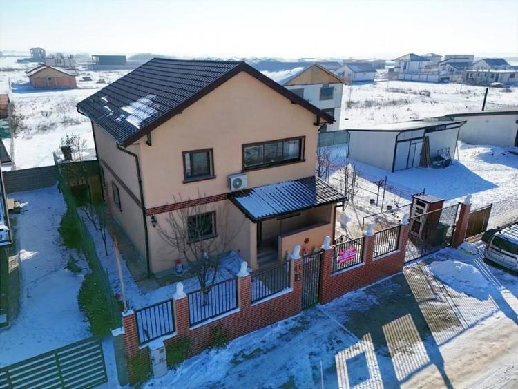 COMUNA BERCENI – TOAMNEI, CASA 5 CAMERE, 112 MP UTILI + POD 40 MP, LOT 320 MP! - 1