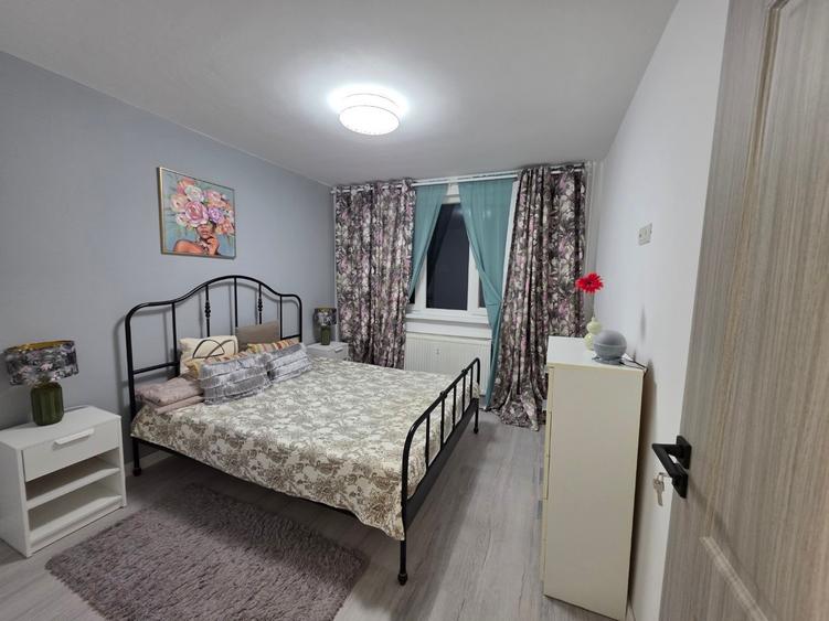 Jean Steriadi, 15 minute metrou 1 Decembrie 1918, pe Fetesti, bloc 4 etaje - 1