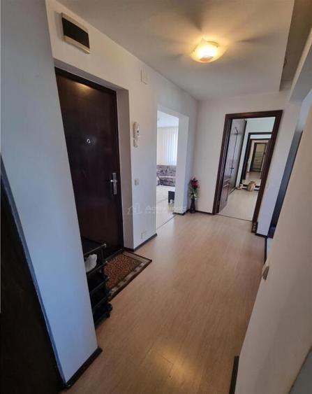 Apartament 3 cam renovat et 3 din 4 zona F-uri - 4