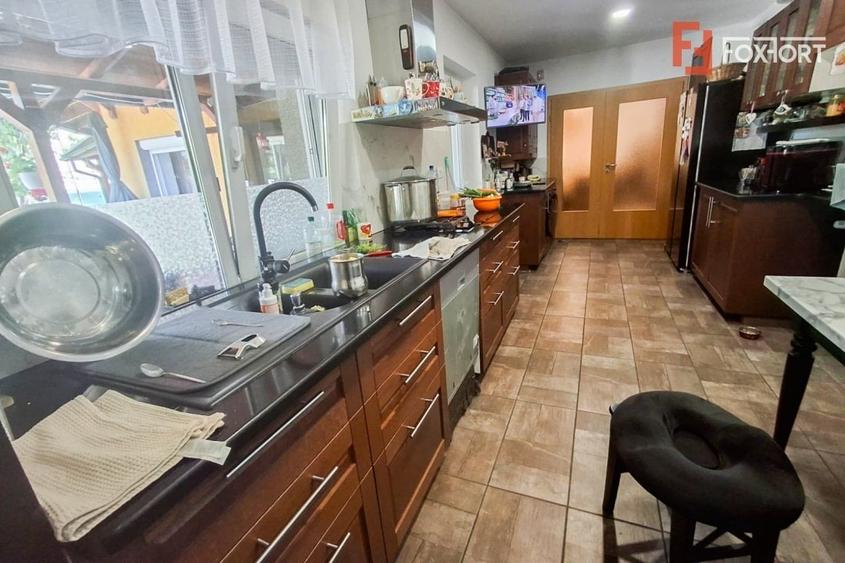 Casa individuala cu 8 camere si teren de 832 mp de vanzare, zona Girocului - 10